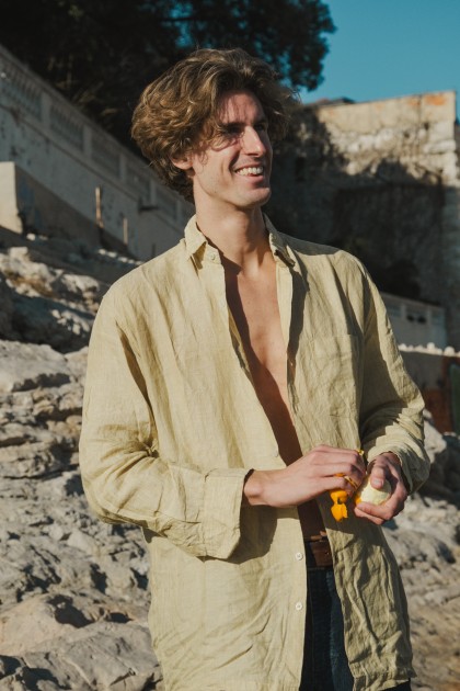 Model Leon B.