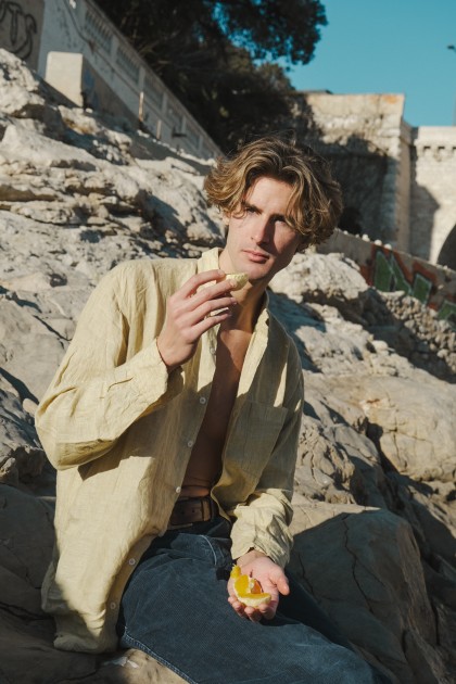 Model Leon B.