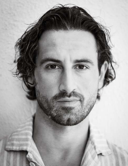 Model Niko S.