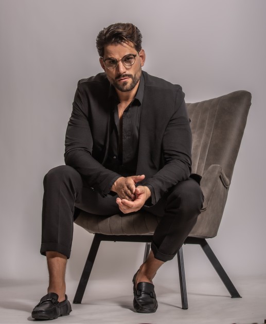 Model Yves-Len U.