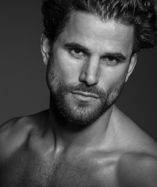 Model Yves-Len U.