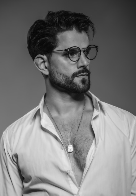 Model Yves-Len U.