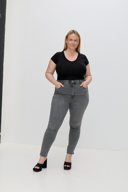 Model Madeleine N.