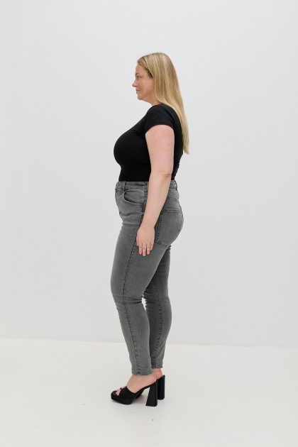 Model Madeleine N.