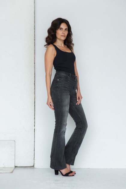 Model Aynur S.
