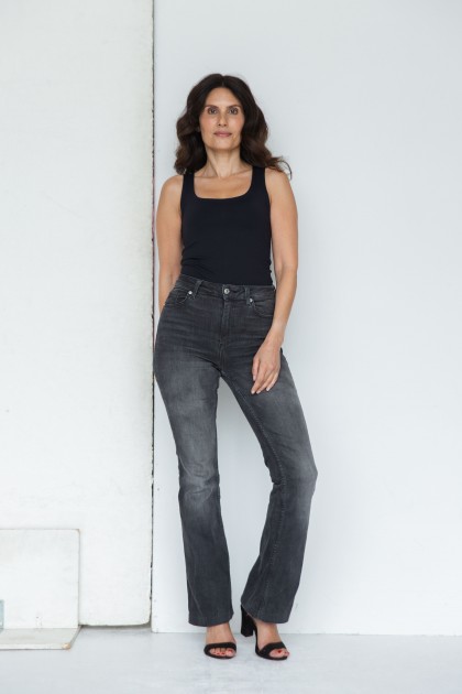 Model Aynur S.