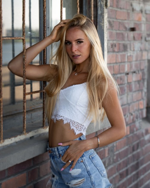 Model Marina Theresa K.