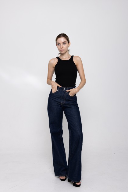 Model Yvonne S.