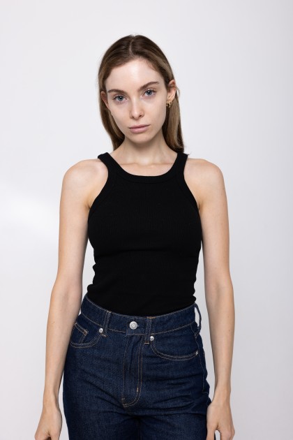 Model Yvonne S.