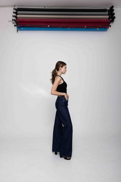 Model Yvonne S.
