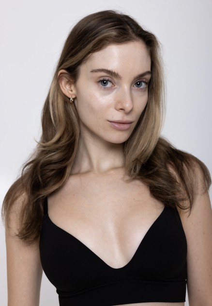 Model Yvonne S.