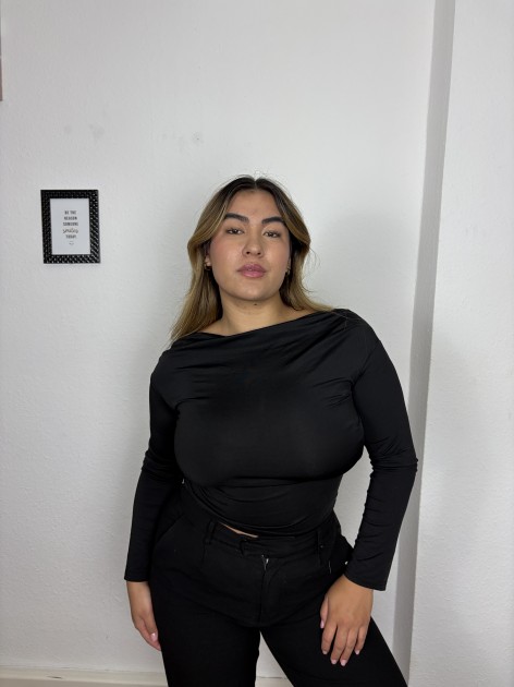 Model Anna Gulaab V.