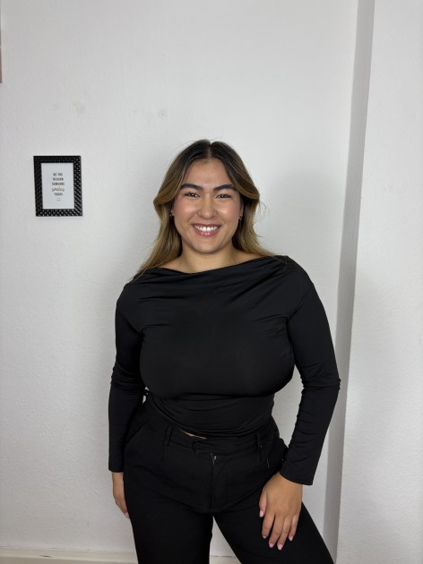 Model Anna Gulaab V.