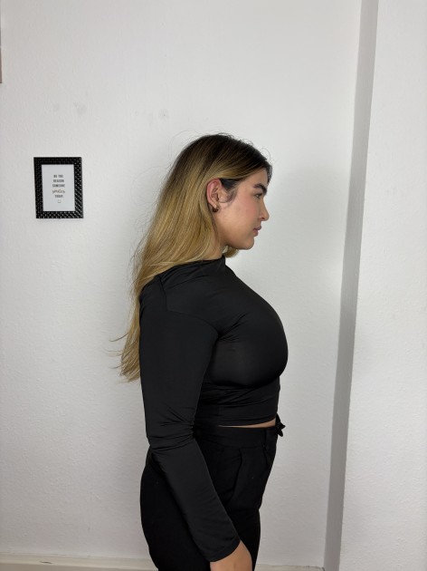 Model Anna Gulaab V.