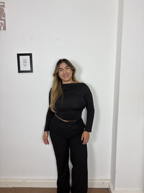 Model Anna Gulaab V.