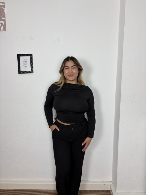 Model Anna Gulaab V.