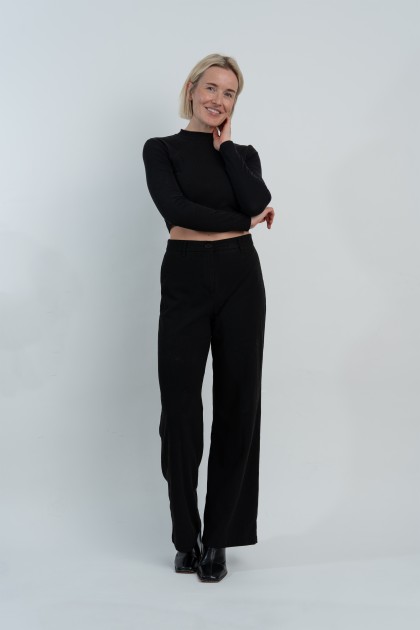 Model Mira-Louisa B.