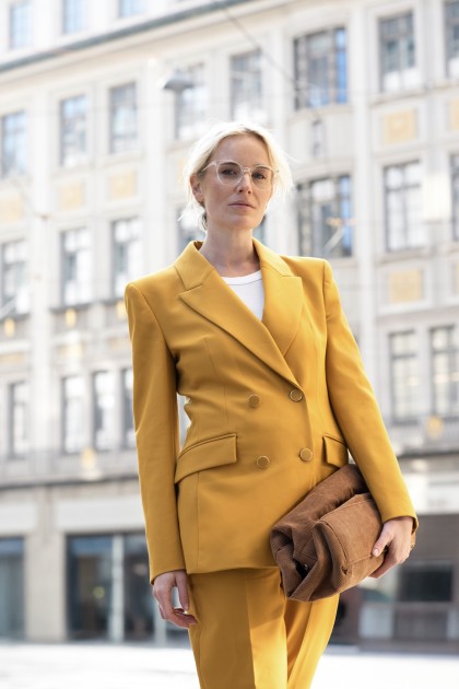 Model Mira-Louisa B.