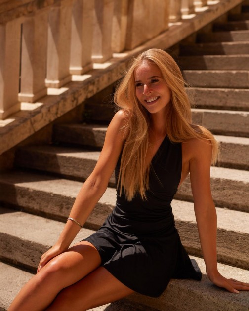 Model Marina Theresa K.