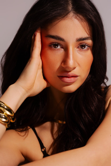 Model Selina V.
