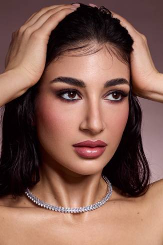Model Selina V.