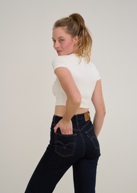 Model Mahina-Gabrielle R.