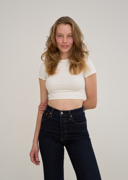 Model Mahina-Gabrielle R.