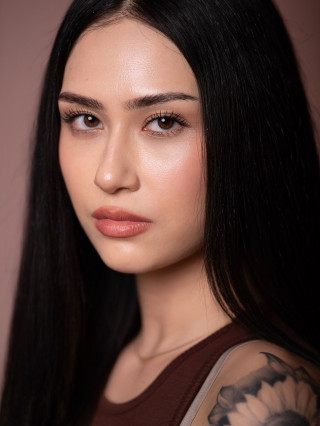 Hostess Yasemin H.