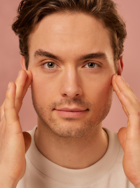Model Simon F.