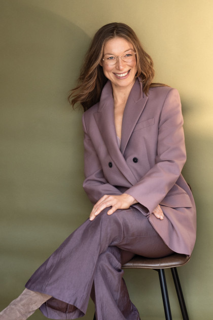 Model Mira E.