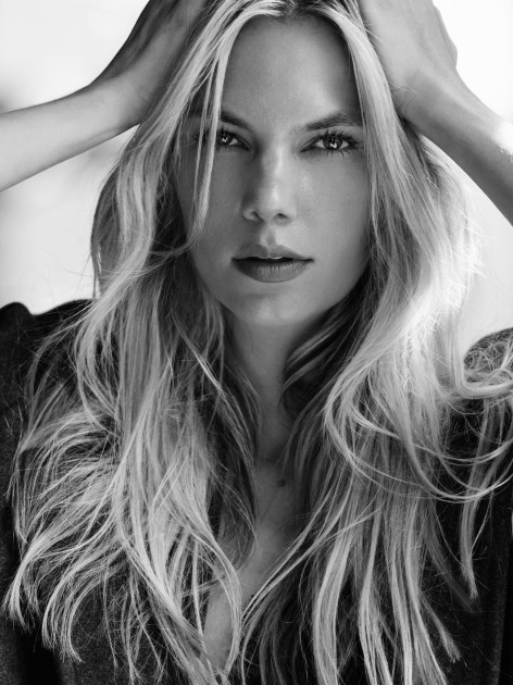 Model Ramona M.