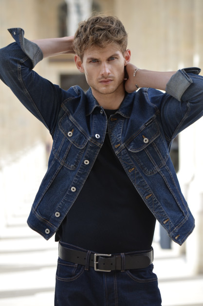 Model Felix R.