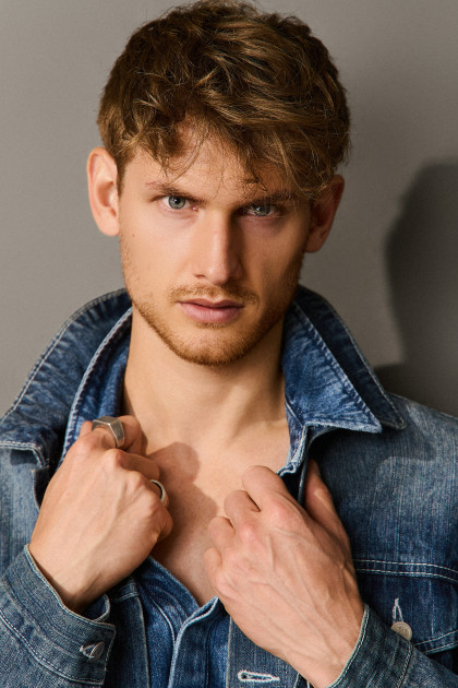 Model Felix R.