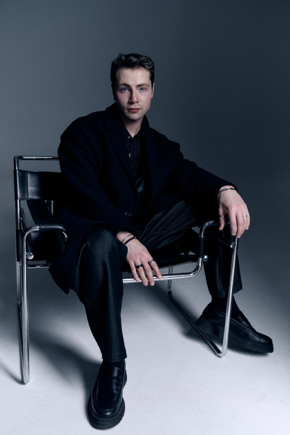 Model Aziz B.