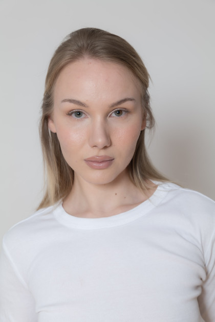 Model Anne Z.