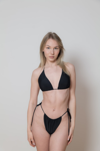 Model Anne Z.