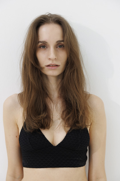 Model Mara B.