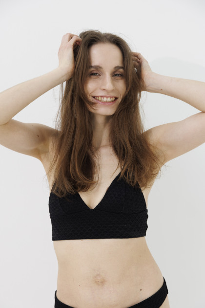 Model Mara B.