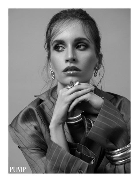Model Mara B.