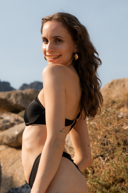 Model Mara B.