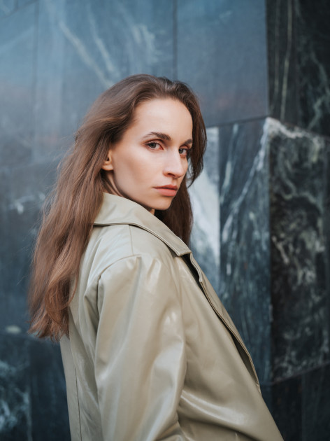 Model Mara B.