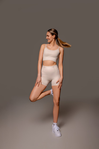 Model Lara J.