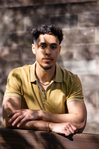 Model Simon K.