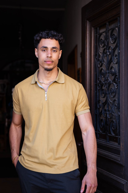 Model Simon K.