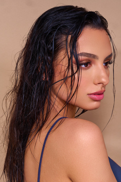 Model Manal H.