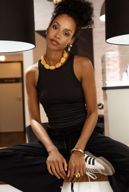Model Trish M.