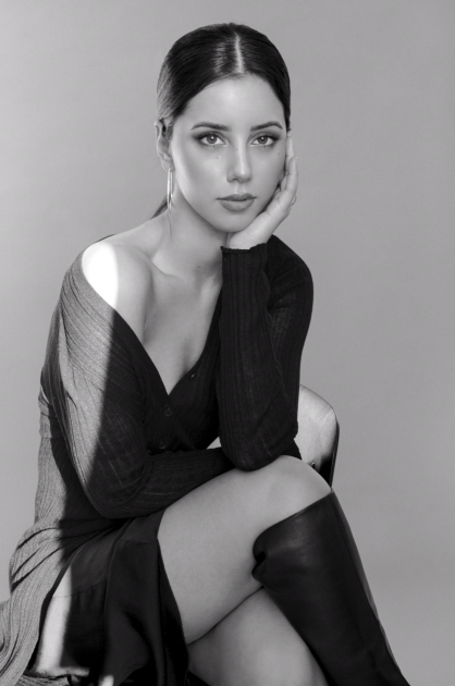 Model Zelal S.