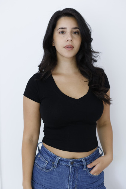 Model Zelal S.