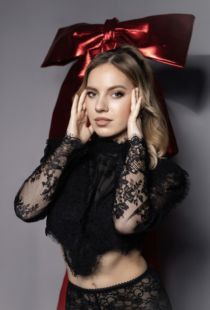 Model Isabel H.