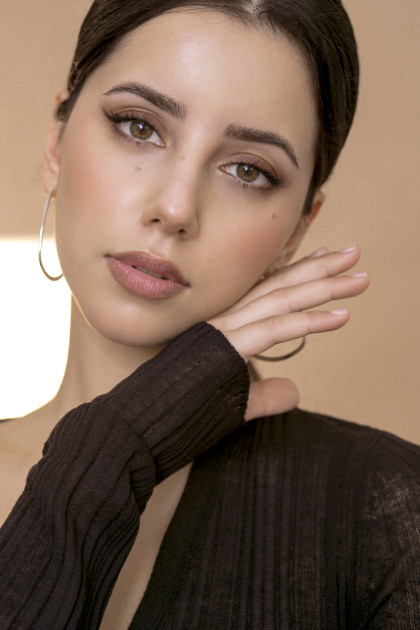Model Zelal S.